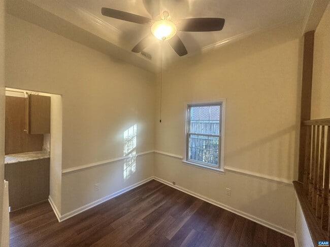 Photo - 933 Huntwood Ln