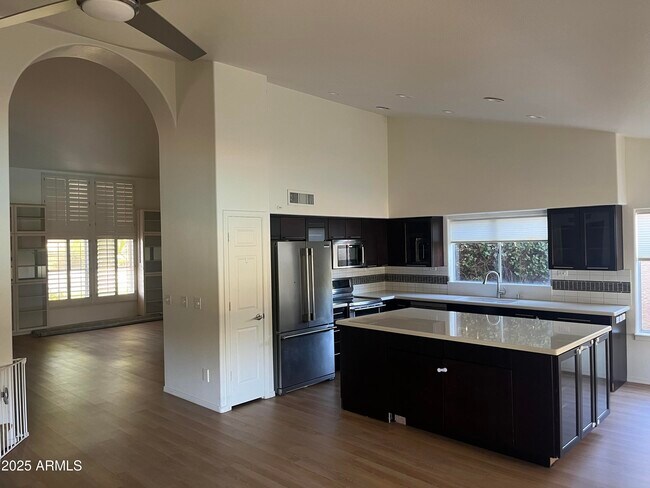 Photo - 3721 S Hawthorn Dr