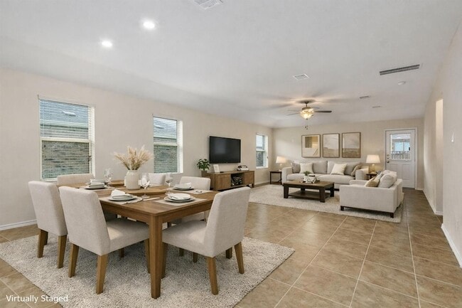 Photo - 837 Hillrose Dr