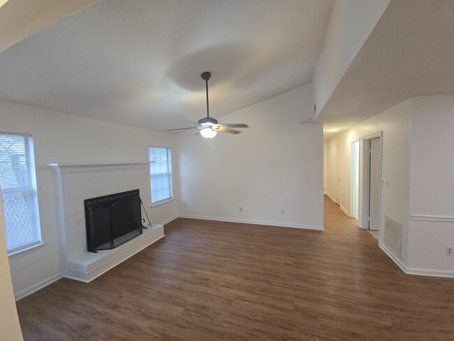 Photo - 4016 Rainbow Dr