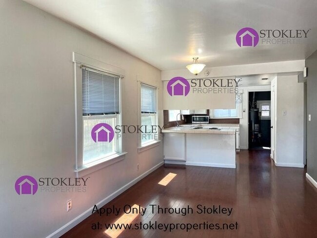 Photo - 105 W 6th St