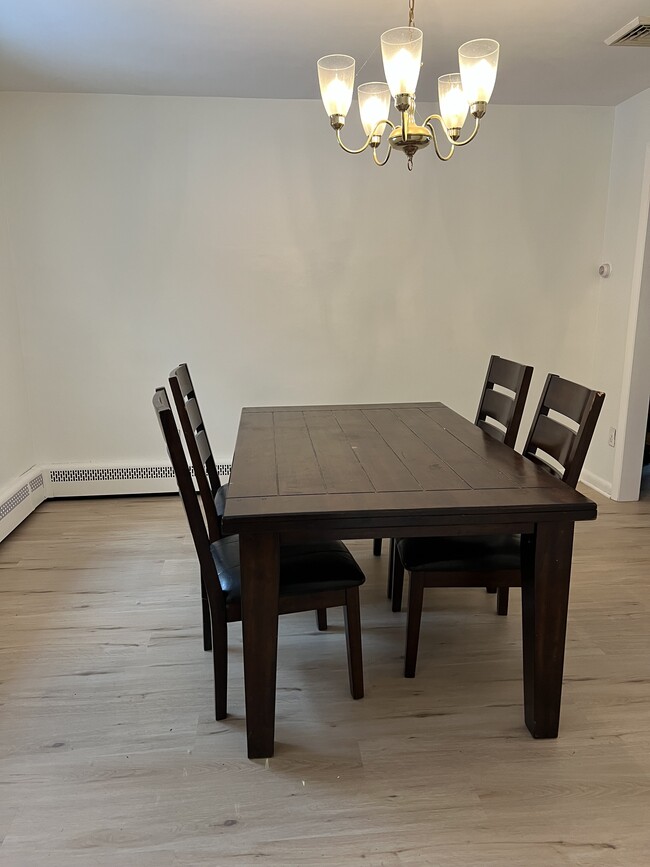 Photo - 15 S Garden Cir