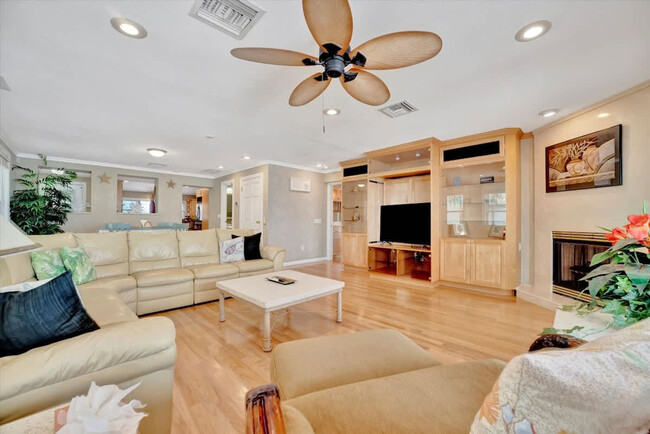 Building Photo - 72 Gulf Blvd Rental