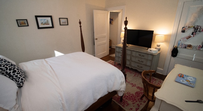 Photo - Grid 2 bedroom house available!