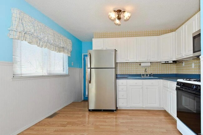 Photo - 980 Manresa Ln