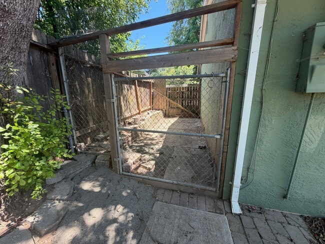 Photo - 4 bedroom house in Orangevale on a huge lot