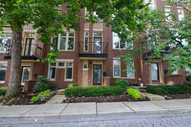 Building Photo - Portland Ave Pref Contractors Unit 2207 Portland Ave Rental