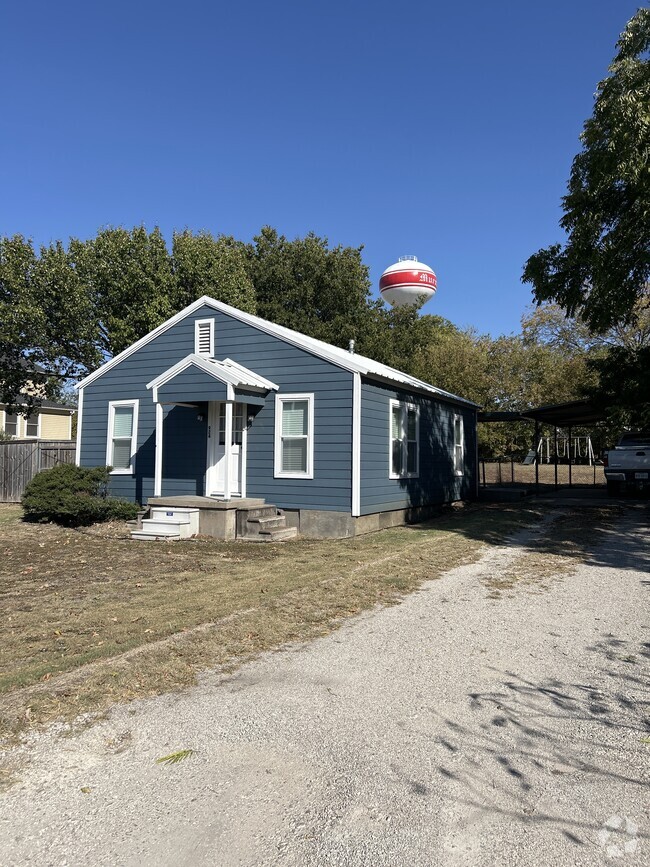 Building Photo - 924 N Elm St Rental