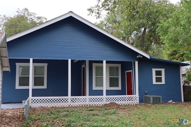 Building Photo - 613 N Cherry St Rental