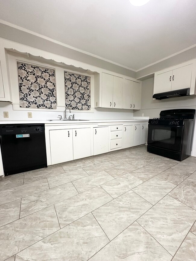 Photo - 1312 W University Ave