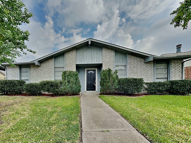 Building Photo - 217 Via Altos Rental
