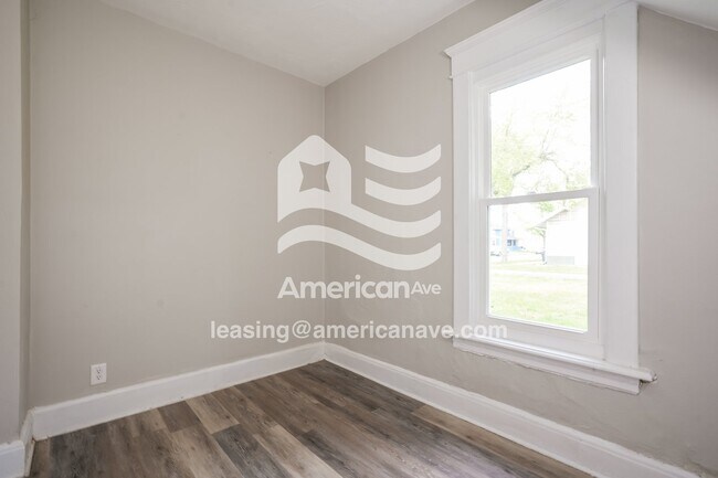 Photo - 818 Blaine Ave