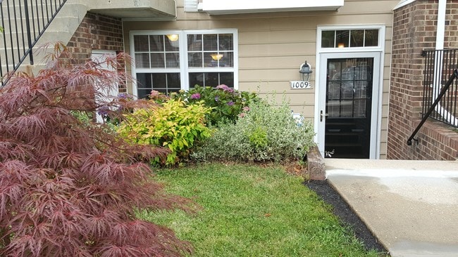 front - 1009 Simsbury Ct Unit 1009