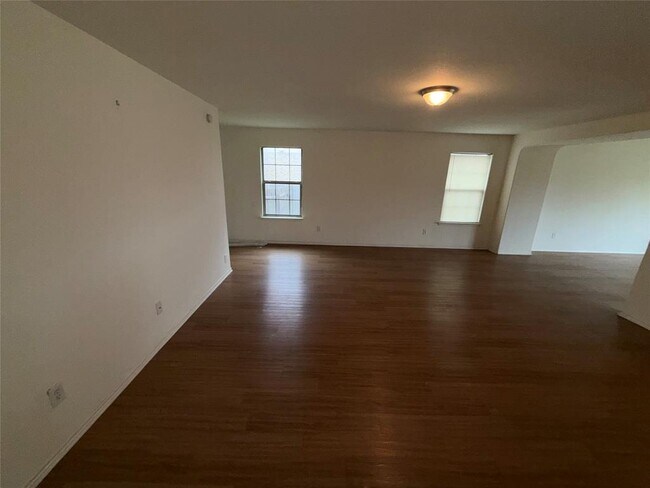 Photo - 621 Dark Tree Ln