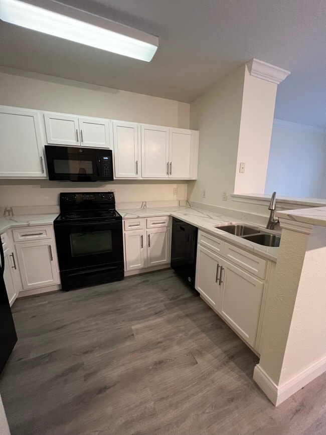Photo - 202 E South St Unidad 1038