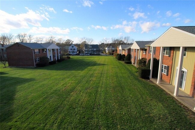 Backyard. - 70 Carroll Ave Unidad 508 Rental