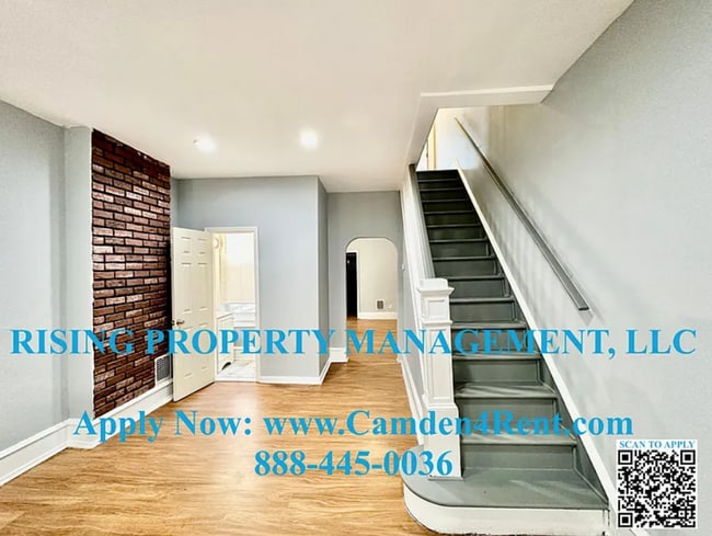 Building Photo - Newly Renovated 3 Bedroom 1.5 Bathroom sem... Rental