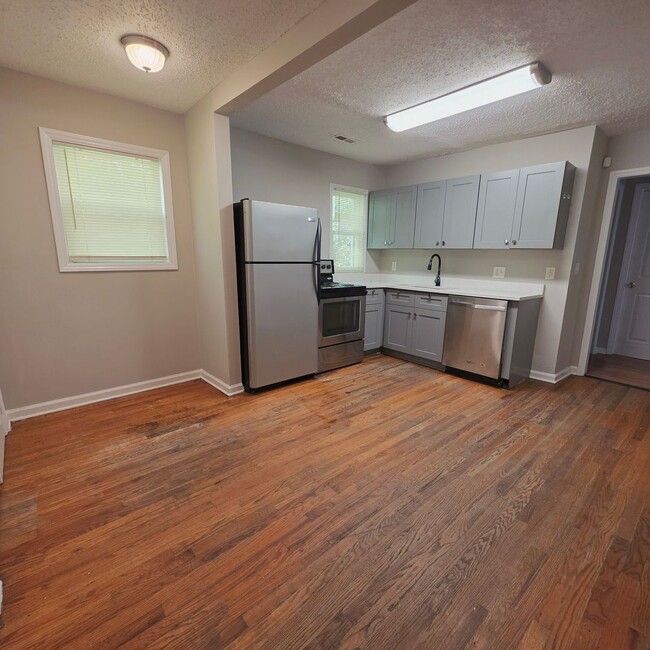 Photo - Cozy Home 4 Bed in Druid Hills