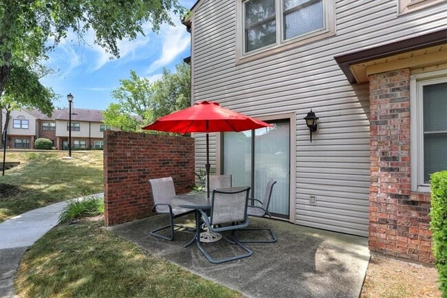 Photo - 9572 Maple Way Unit 7