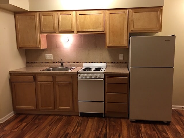 Building Photo - 429 E Broadway St Unit #1