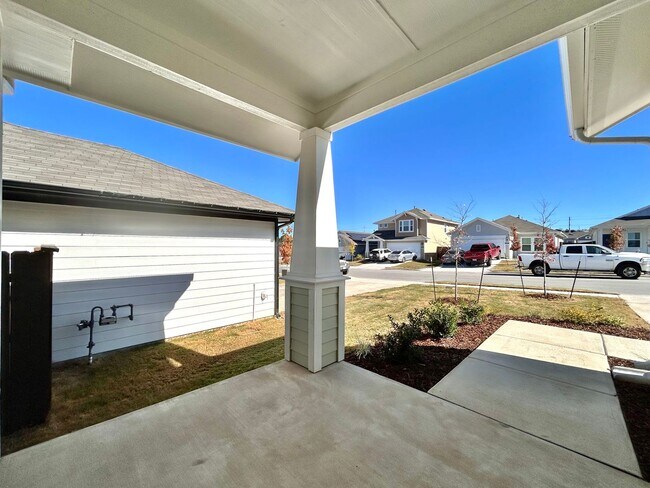 Photo - Move-In Ready 3BR, 2BA with Fully Equipped Kitchen & Laundry Room