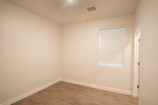 Photo - 7006 Sentinel Ave