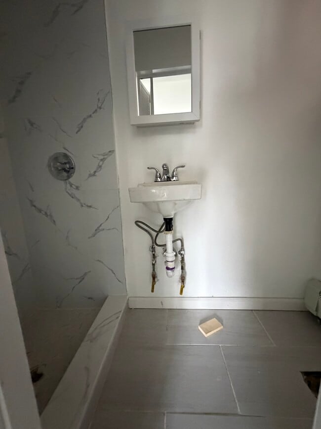 24 Beacon Ave 4 - 22 Beacon Ave Unidad 4