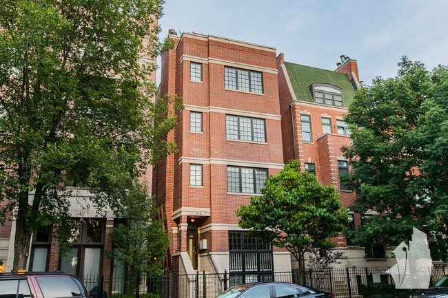 Building Photo - 3841 N Southport Ave Unit 4