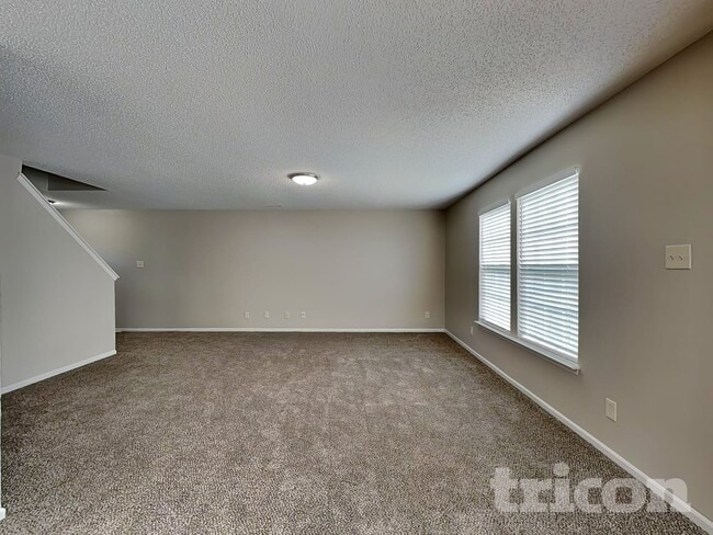 Photo - 9017 Southernwood Way