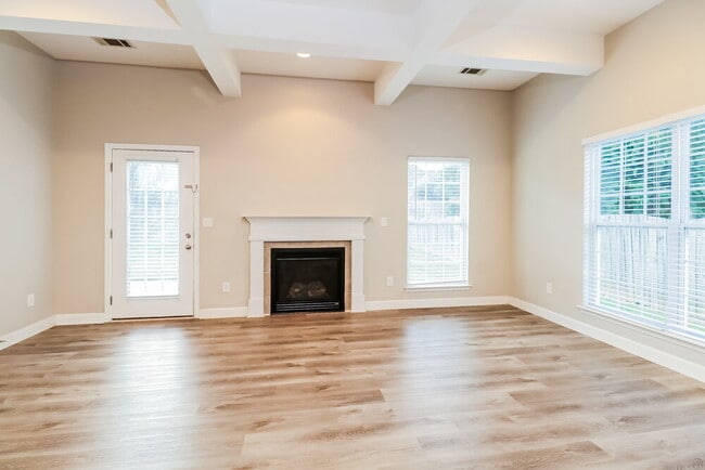 Photo - 1308 Mallory Ln