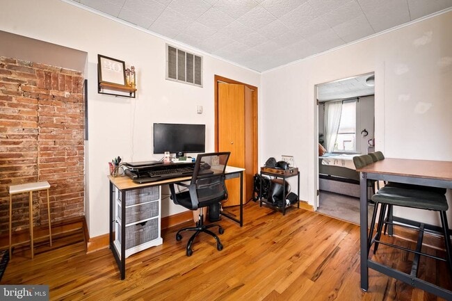 Photo - 639 S Montford Ave