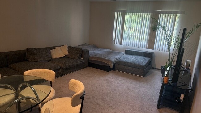 Photo - 650 Perrie Dr Unit 101