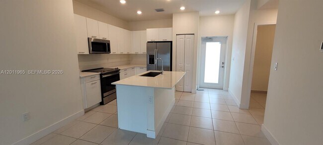Building Photo - 8001 NW 41st St Unit F-405