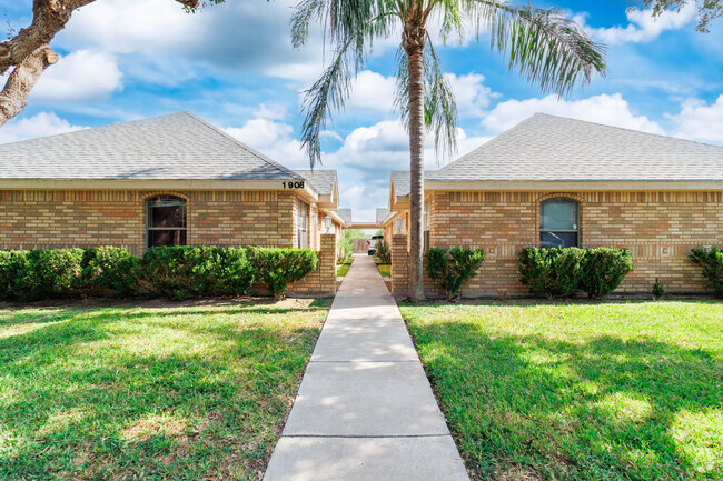 Building Photo - 1908 Bahamas Dr Unit 3 Rental