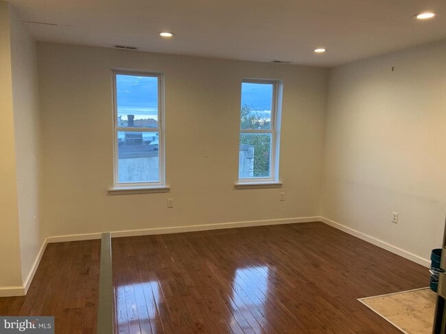 Building Photo - 1540 W Ritner St Unit 3RD FLOOR