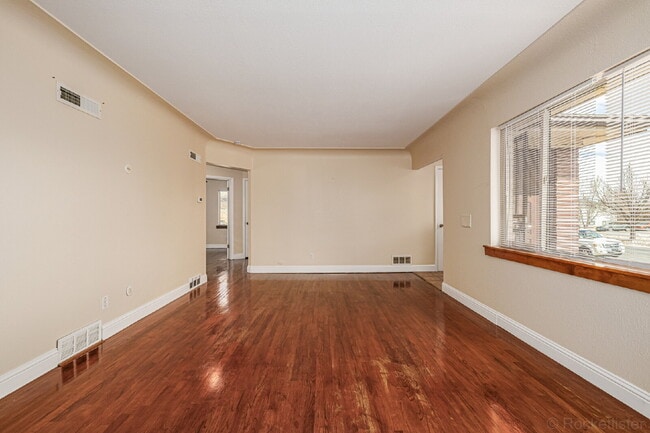 Photo - Lovely 5 Bed  / 2 bath in Boston Heights