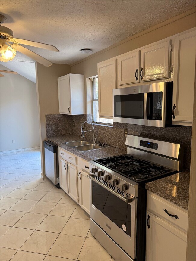 Building Photo - 10066 Sand Pass Ln