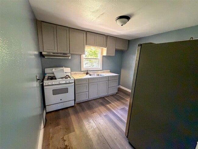 Photo - 627 E Woodard St