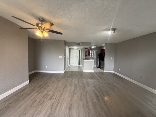 Photo - 2880 N Oakland Forest Dr