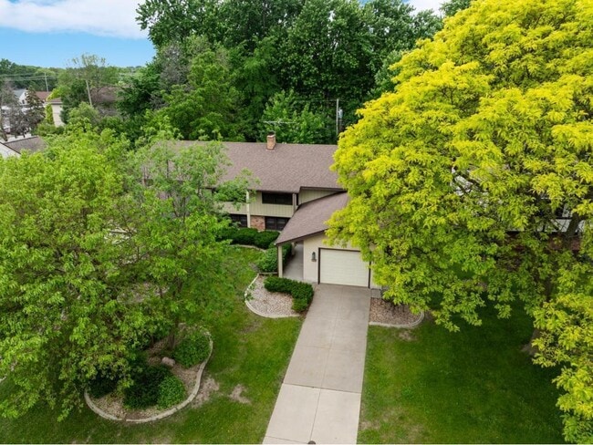 Photo - 3308 Roosevelt Ct NE