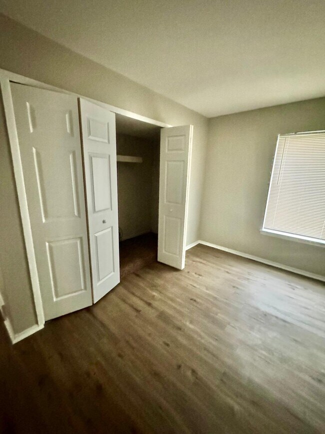 Photo - Salem Apartments