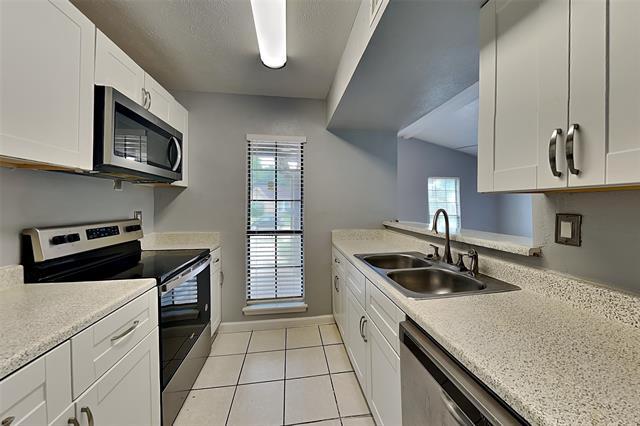 Photo - 420 Dollins St