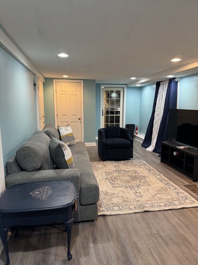 Photo - 37 Millstone Dr (Marlborough, CT)