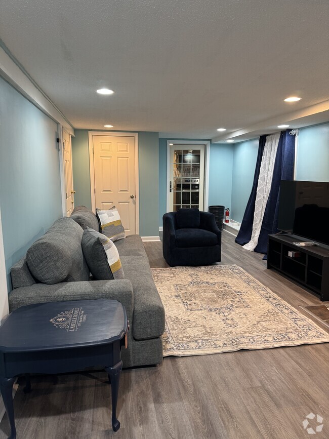 Building Photo - 37 Millstone Dr Rental