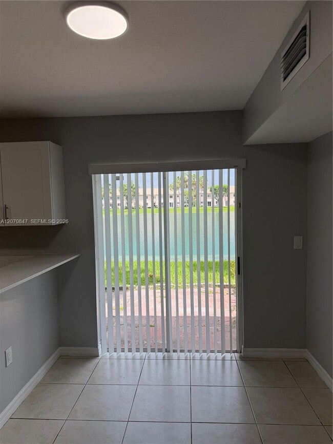 Photo - 1261 SE 27th St Unidad 101