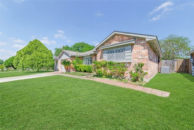 Photo - 10830 Sela Ln