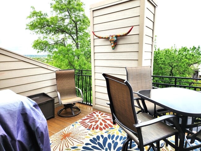 Photo - 304 Hi There