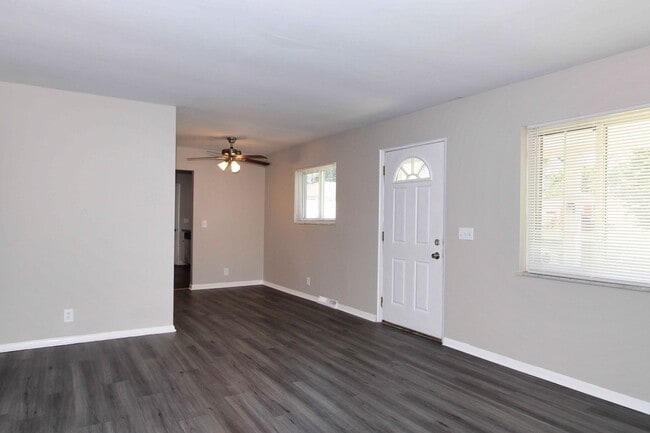 Photo - 4 Bed 2 Bath House for Rent