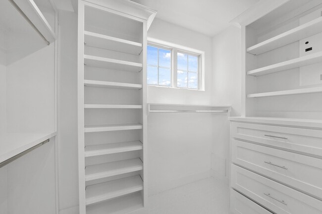 Building Photo - 5343 Larkin St