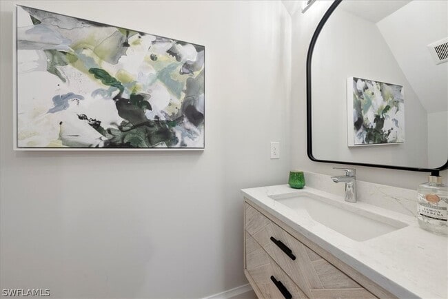 Building Photo - 569 Park Shore Dr Unit G5 Rental